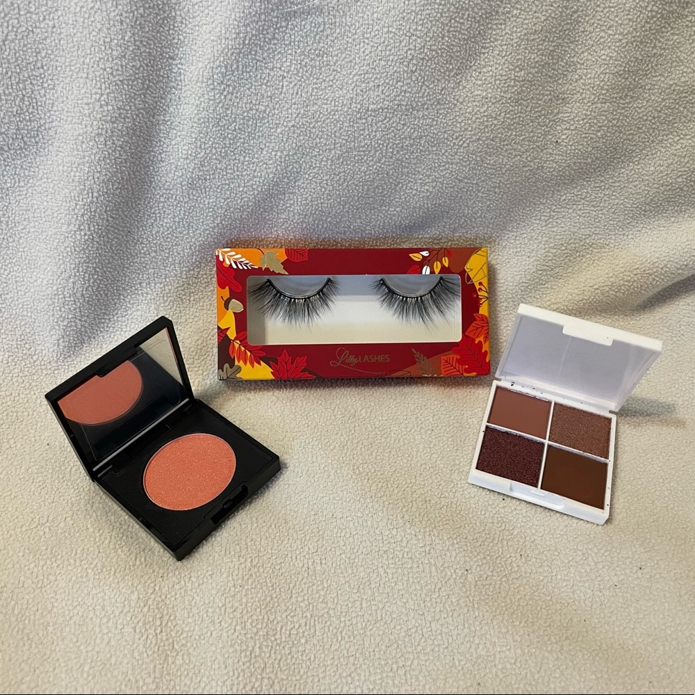 🎄 NWOT All About Eyes Lot